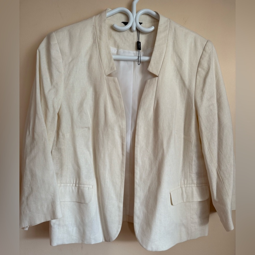 NWOT M&Co Linen Blend 
Blazer 
Size 12 or Large